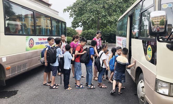 Điều khiển xe chở học sinh không có thiết bị chống bỏ quên trẻ, tài xế có thể bị phạt đến 6 triệu đồng, trừ 6 điểm GPLX (ảnh minh họa)