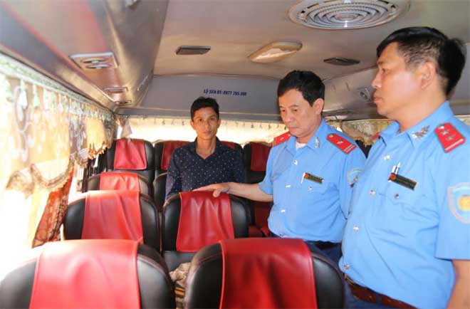 Siết chặt quản lý an toàn xe vận tải chở học sinh